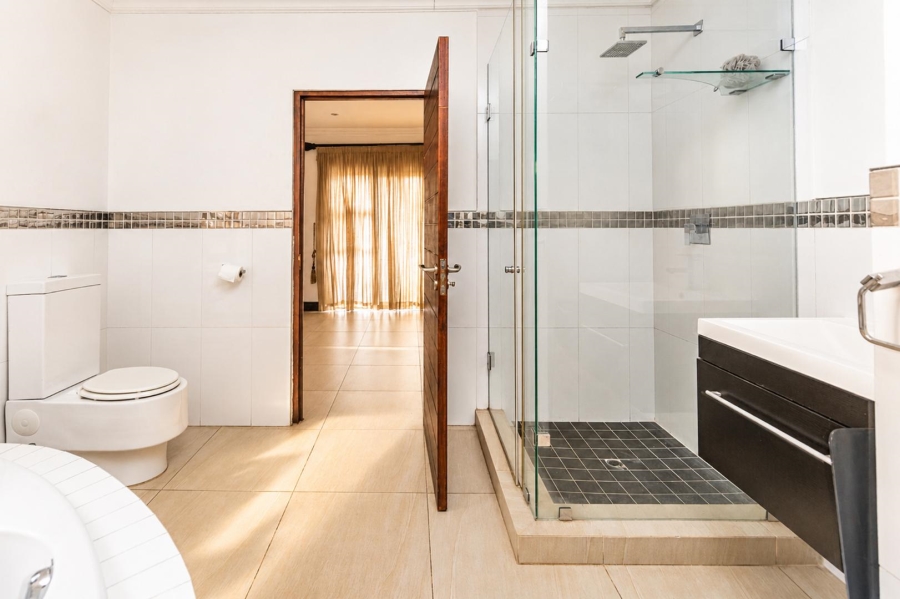 5 Bedroom Property for Sale in Pecanwood Estate North West